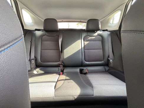 Used 2025 Chevrolet Trax LT FWD image 39