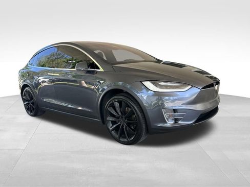 Used 2018 Tesla Model X 75D AWD/4WD image 2