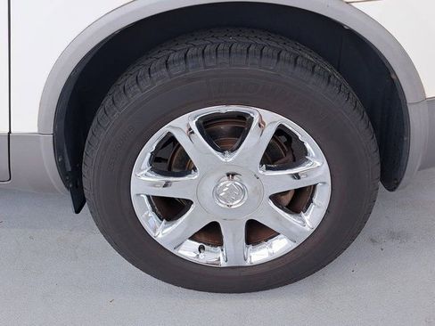 Used 2010 Buick Enclave CXL image 35