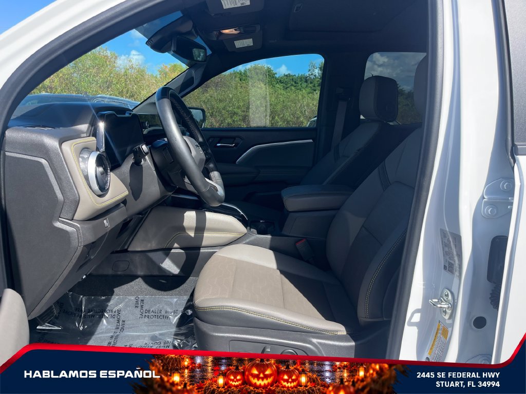 Used 2025 Chevrolet Colorado ZR2 w/ Technology Package AWD/4WD image 12