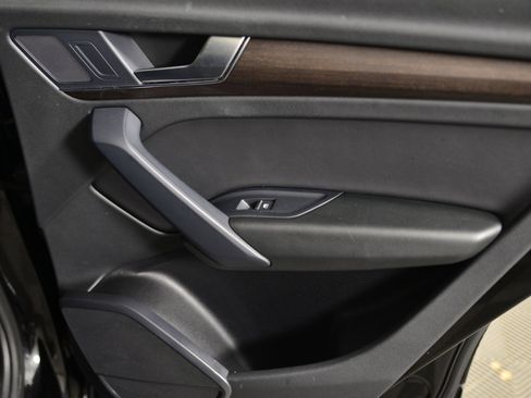 Used 2023 Audi Q5 2.0T Premium w/ Convenience Package image 22