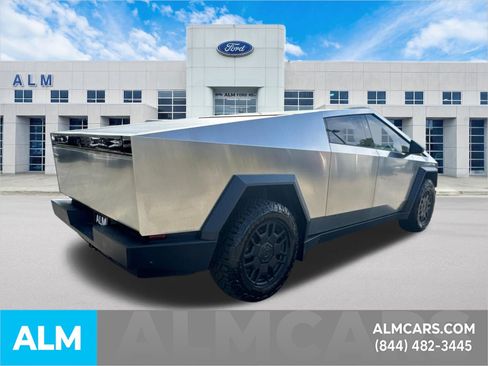 Used 2024 Tesla Cybertruck AWD Crew Cab image 5