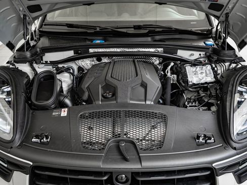 New 2026 Porsche Macan AWD/4WD image 45