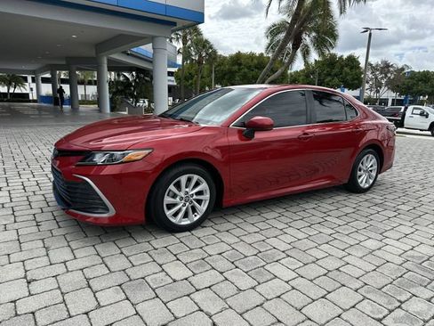 Used 2023 Toyota Camry LE FWD image 15