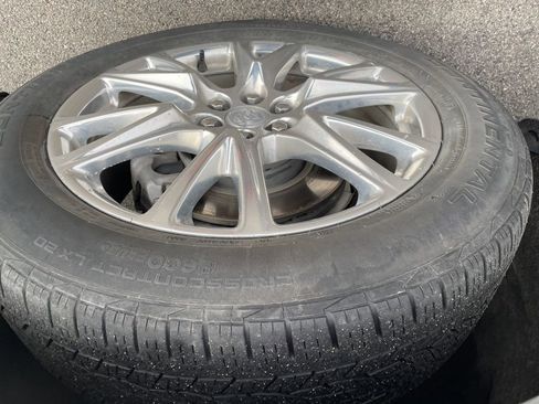 Used 2022 Buick Enclave Premium w/ Experience Buick Package image 32