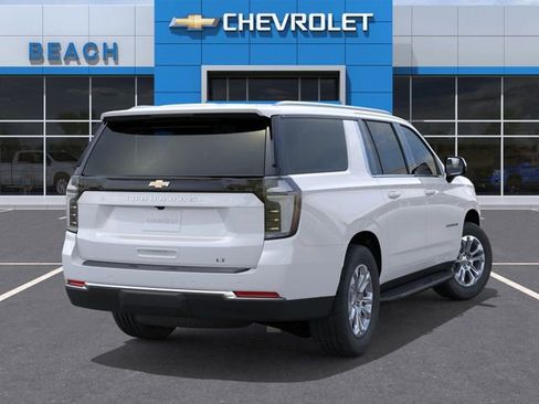New 2026 Chevrolet Suburban LT image 4