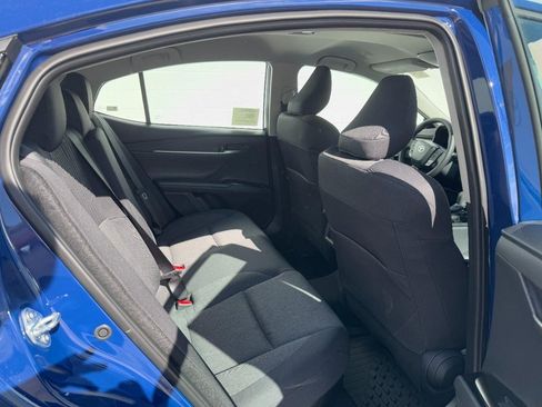 New 2026 Toyota Camry Hybrid FWD image 5