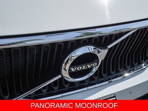Used 2020 Volvo XC40 T5 Momentum AWD/4WD image 11