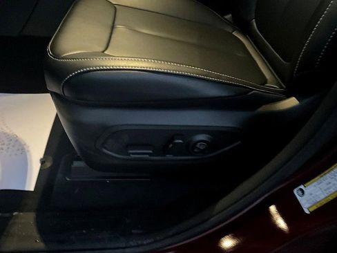 New 2025 Jeep Grand Cherokee Limited image 15