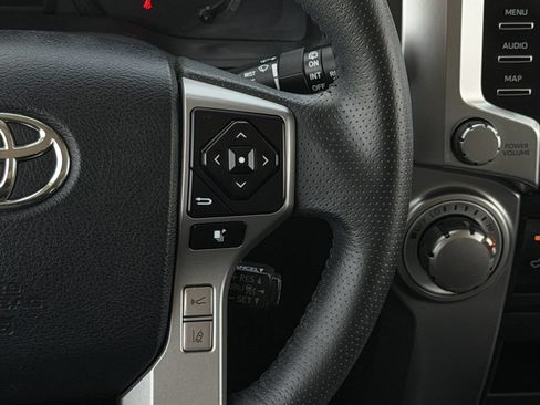 Used 2020 Toyota 4Runner SR5 Premium w/ Moonroof Package AWD/4WD image 15