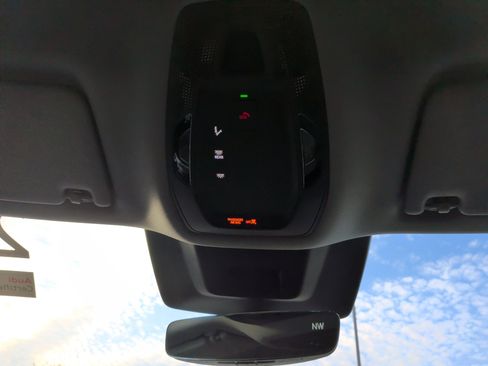 Used 2025 Audi Q6 e-tron Premium w/ Convenience Package image 27