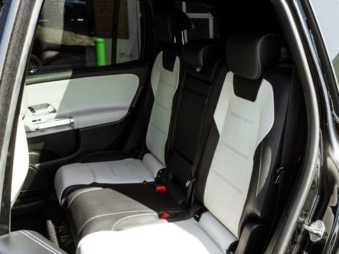 Used 2022 Mercedes-Benz GLB 35 AMG 4MATIC image 26