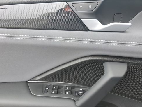 New 2026 Volkswagen Tiguan SE R-Line image 17