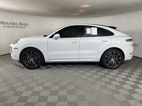 Used 2025 Porsche Cayenne Coupe AWD/4WD image 4