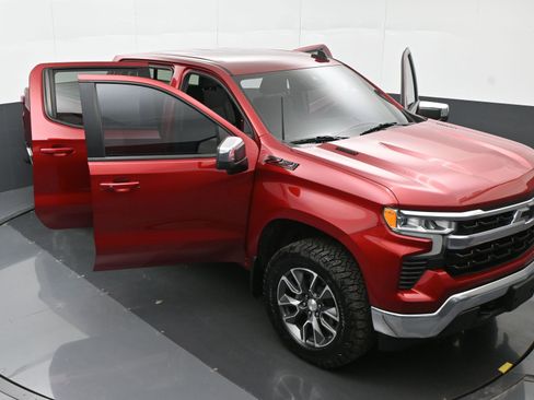 Used 2023 Chevrolet Silverado 1500 LT AWD/4WD image 44