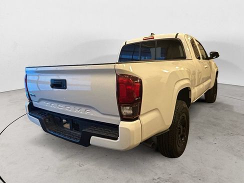Used 2023 Toyota Tacoma SR w/ SR Convenience Package AWD/4WD image 5