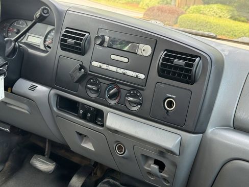 Used 2005 Ford F250 Lariat image 18