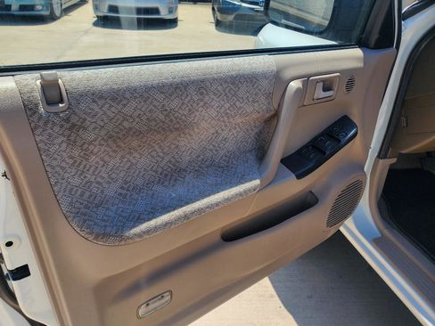 Used 2000 Isuzu Rodeo S RWD image 17