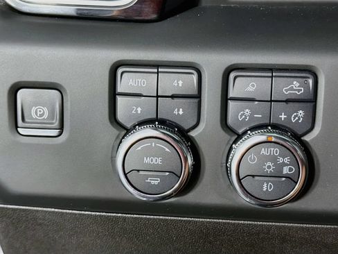 Used 2024 GMC Sierra 2500 Denali Ultimate AWD/4WD image 15