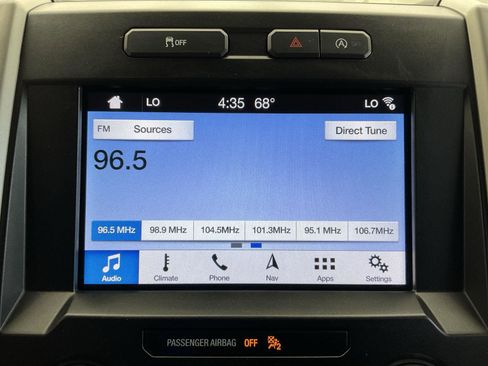 Used 2019 Ford F150 Lariat w/ Trailer Tow Package image 19