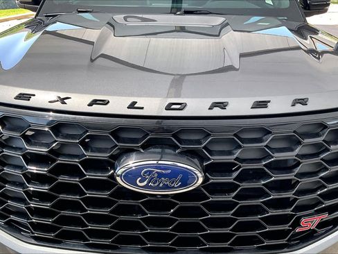 Used 2025 Ford Explorer ST w/ Sun And Sound Package RWD image 10