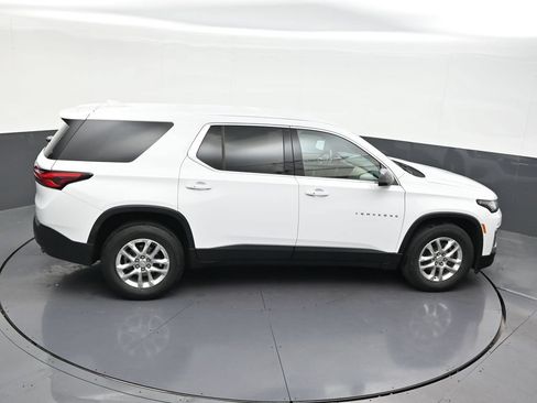 Used 2022 Chevrolet Traverse LS FWD image 20