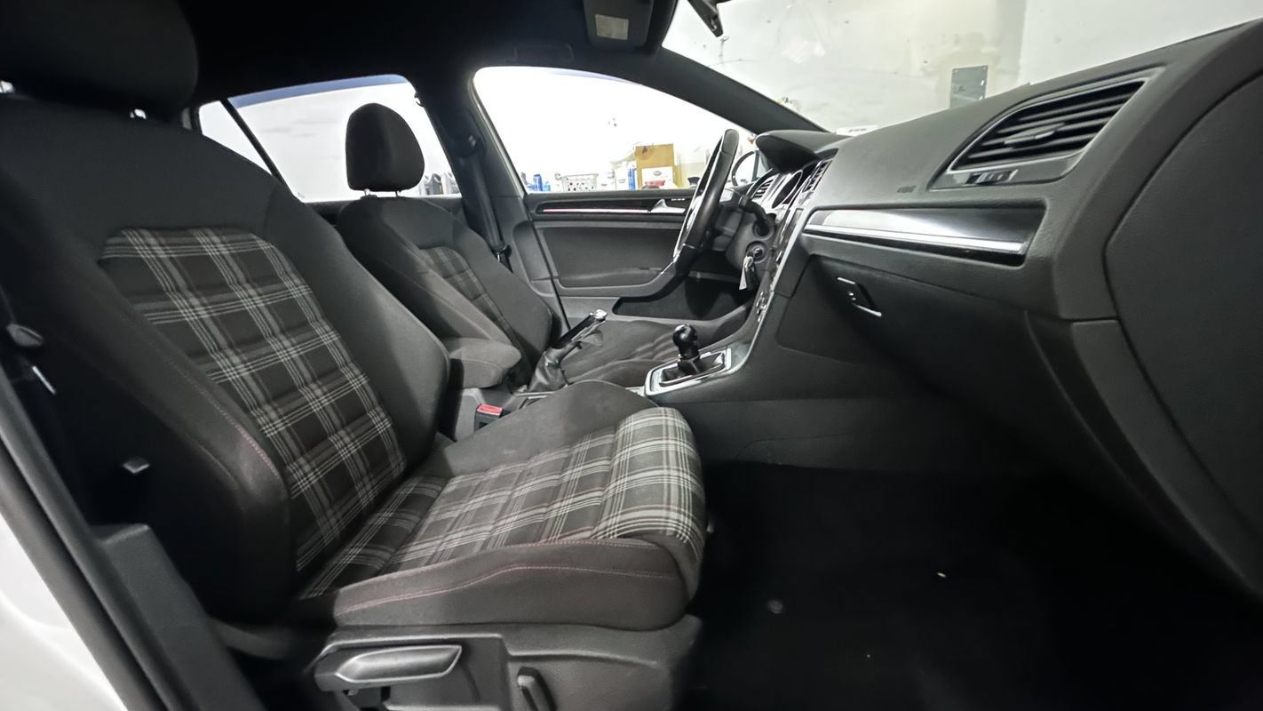 Used 2016 Volkswagen GTI S FWD image 17