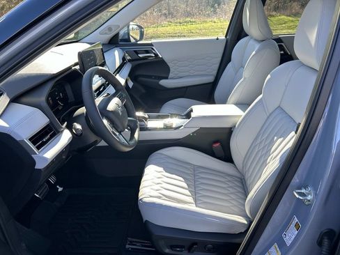 New 2026 Mitsubishi Outlander SEL FWD image 21