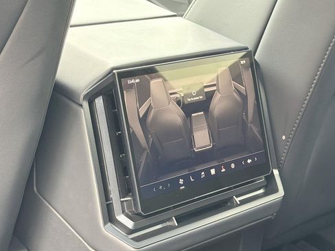 Used 2024 Tesla Cybertruck AWD Crew Cab image 27