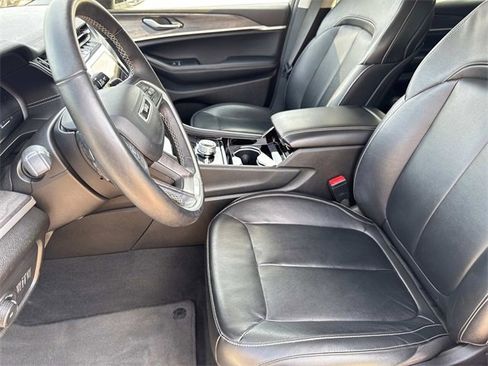 Used 2022 Jeep Grand Cherokee L Limited image 19