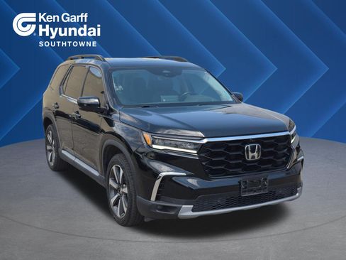 Used 2025 Honda Pilot Elite image 1