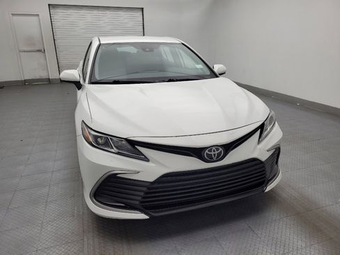 Used 2021 Toyota Camry LE image 14
