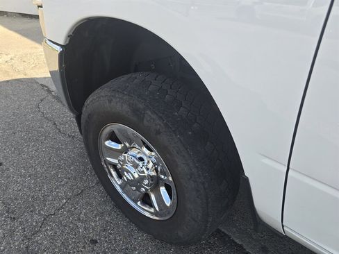 Used 2023 RAM 2500 Tradesman w/ Chrome Appearance Group image 29