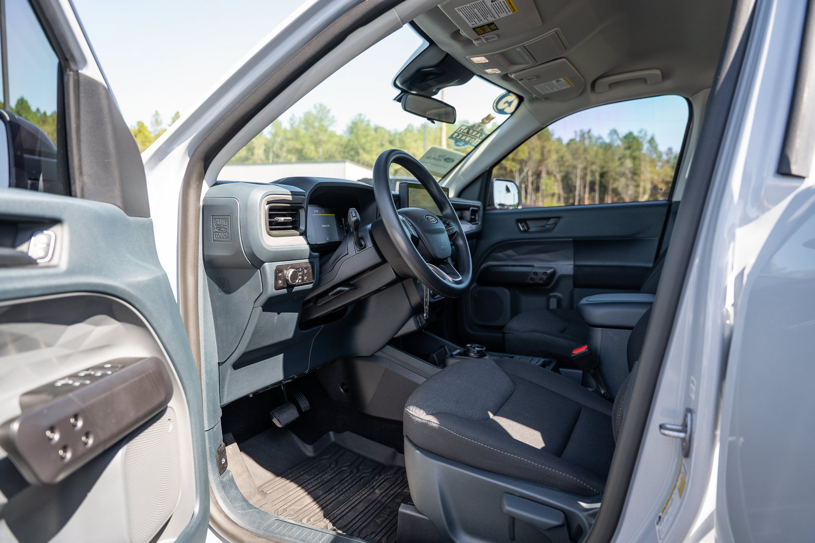 Certified 2025 Ford Maverick XL FWD image 18