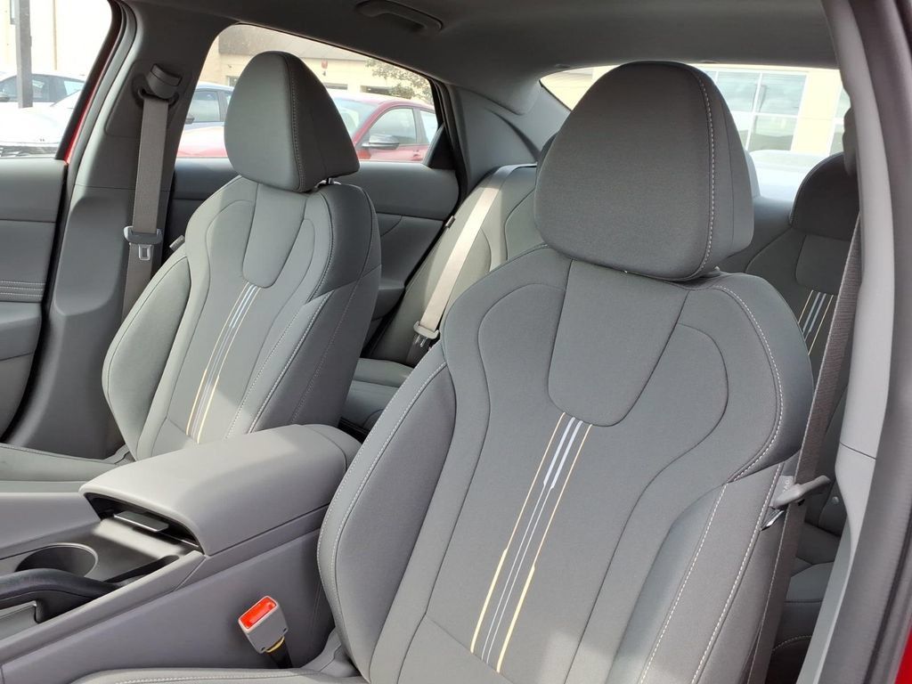Certified 2026 Hyundai Elantra Sport FWD image 15