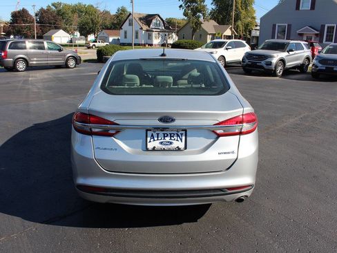 Used 2018 Ford Fusion S image 5