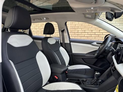 New 2025 Volkswagen Taos SEL image 15