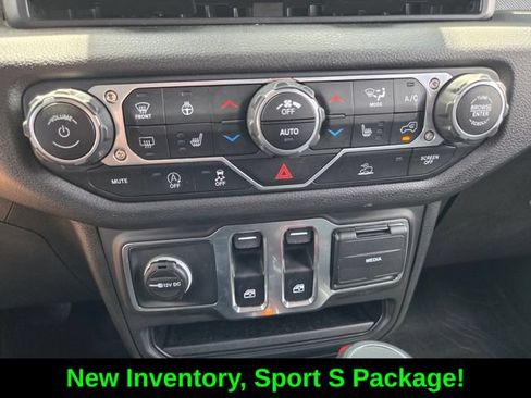 Certified 2025 Jeep Wrangler Sport AWD/4WD image 25