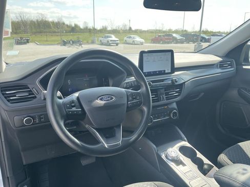 Used 2025 Ford Escape Active AWD/4WD image 17