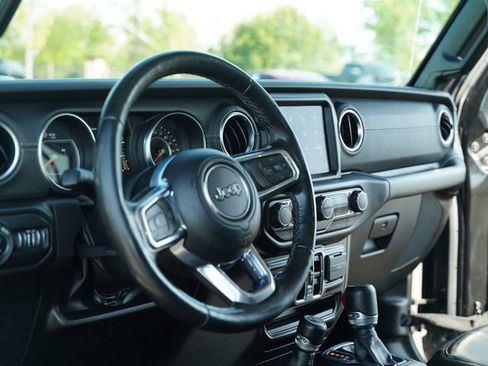 Used 2022 Jeep Gladiator Overland w/ Popular Equipment Package AWD/4WD image 26