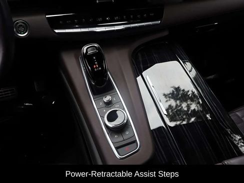 Used 2023 Cadillac Escalade V AWD/4WD image 20