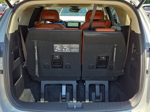 Used 2024 Kia Carnival SX Prestige FWD image 16