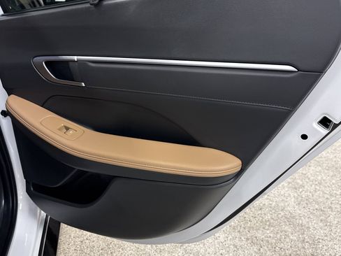 Used 2025 Hyundai Sonata Limited image 19