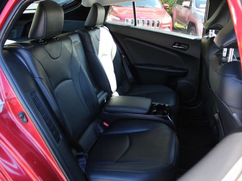 Used 2017 Toyota Prius Prime Premium image 28