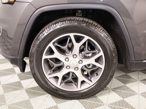 Used 2020 Jeep Grand Cherokee Limited AWD/4WD image 19