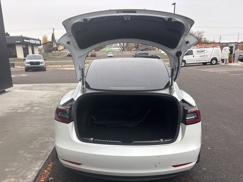 Used 2019 Tesla Model 3 Standard Range Plus image 8