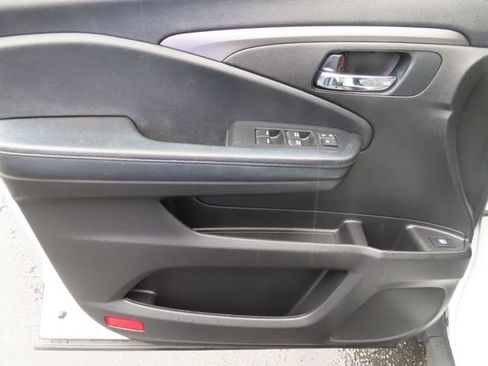 Used 2021 Honda Passport Sport image 12