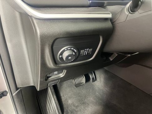 Used 2023 Jeep Grand Cherokee Limited RWD image 27