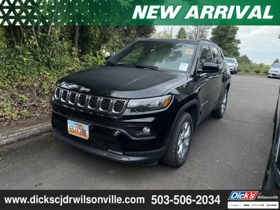 Used 2025 Jeep Compass Latitude w/ Sun & Sound Group