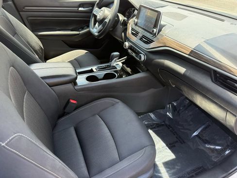 Used 2024 Nissan Altima 2.5 SV FWD image 29